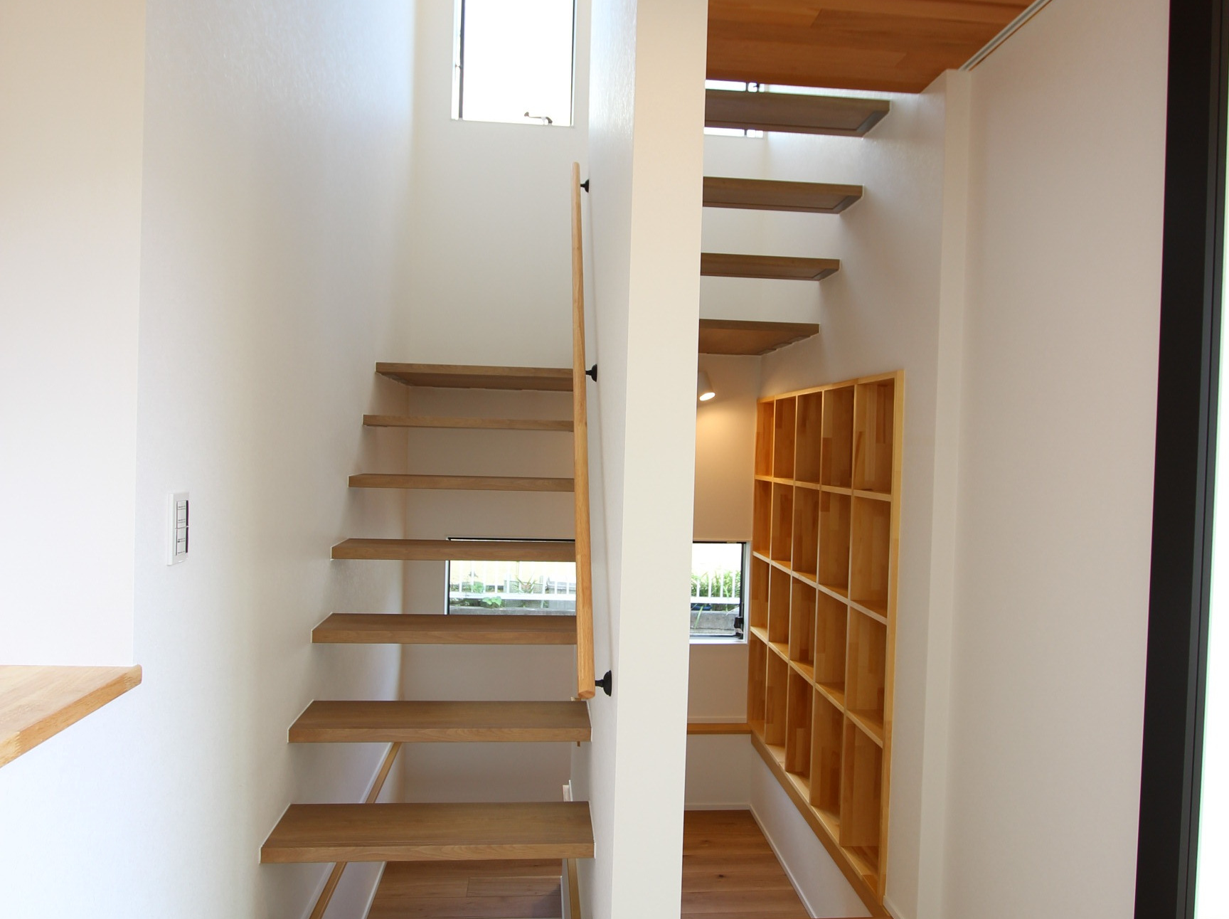 ストリップ階段